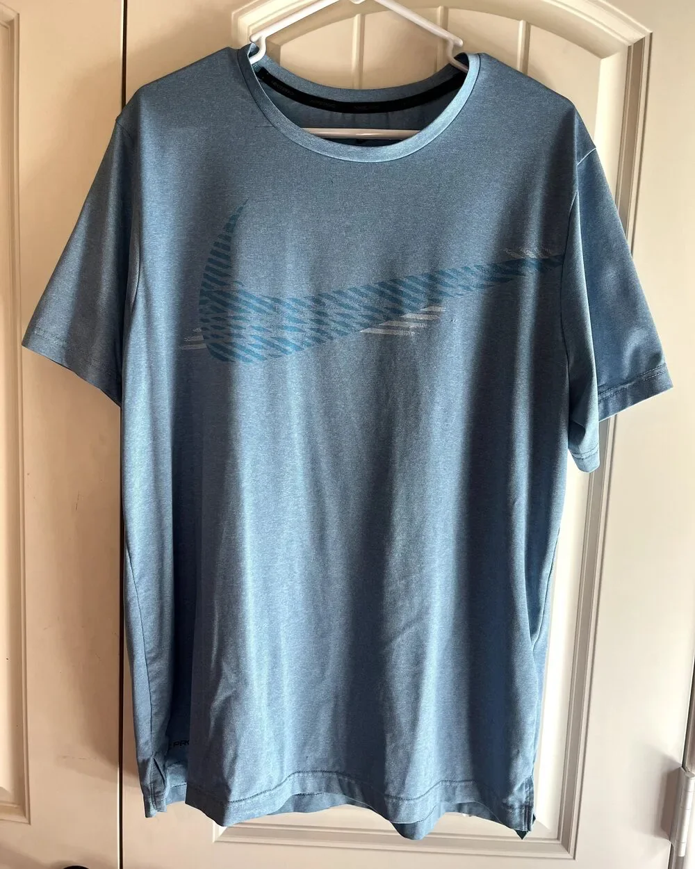 Nike Pro Dri-FIT Men's Large Blue Graphic Athletic Shirt Short Sleeve Running Gy